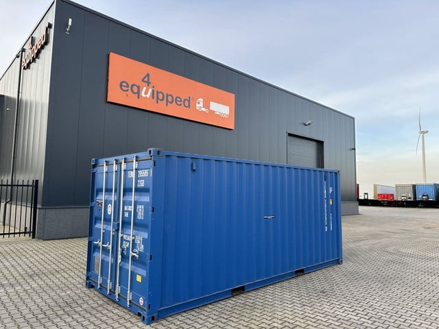 several pieces available: one way 20FT DV 8’6″ containers, many load securing points